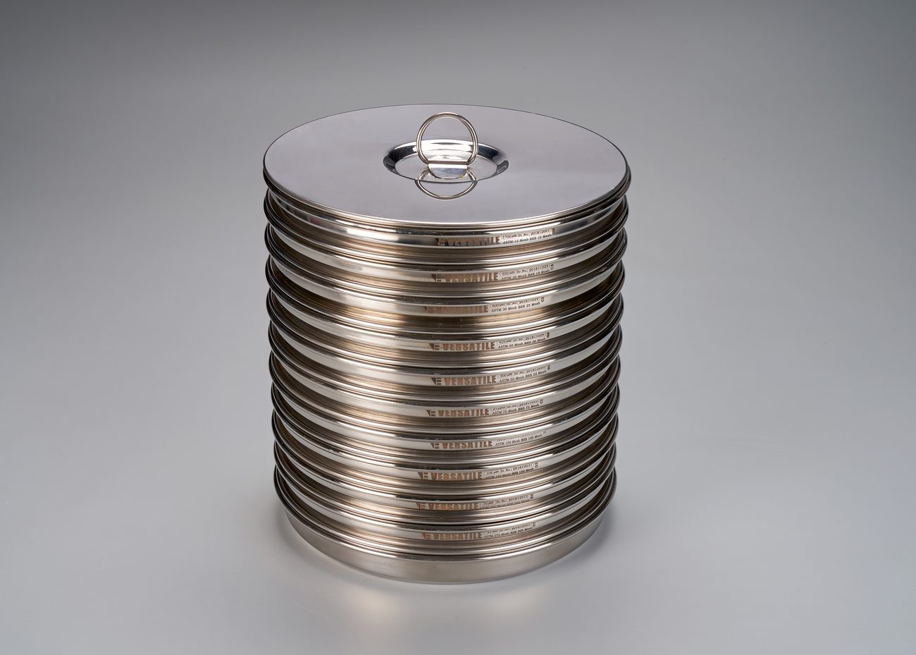 Complete column of Versatile test sieves with lid